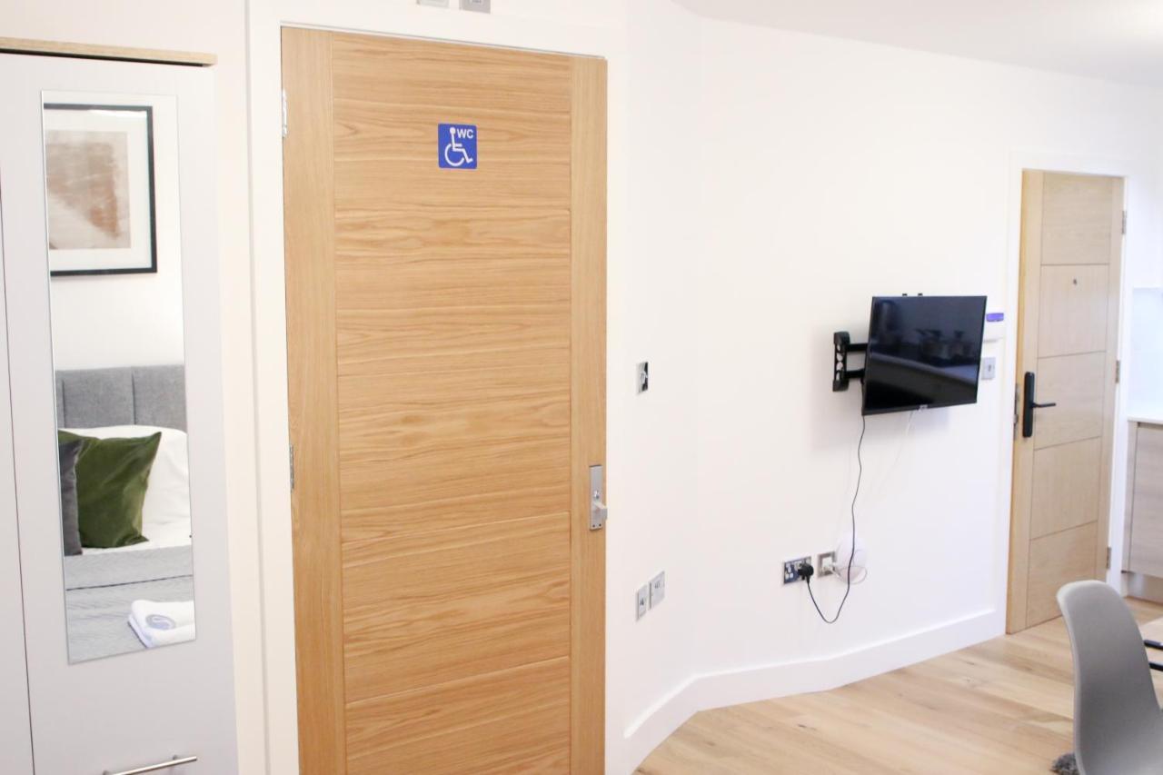 Lovely Studio Apartment With Access For Wheel-Chairs In Sydenham London Eksteriør bilde