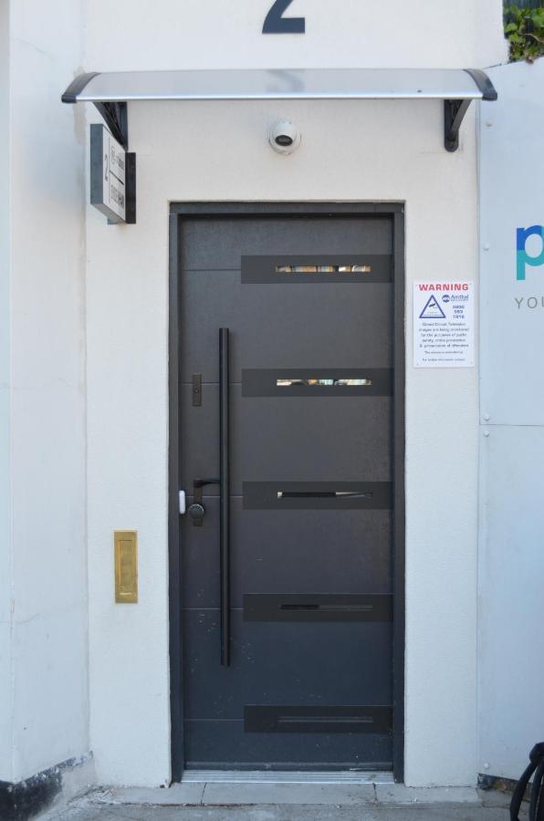 Lovely Studio Apartment With Access For Wheel-Chairs In Sydenham London Eksteriør bilde