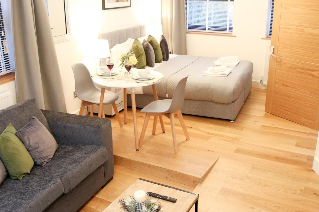 Lovely Studio Apartment With Access For Wheel-Chairs In Sydenham London Eksteriør bilde