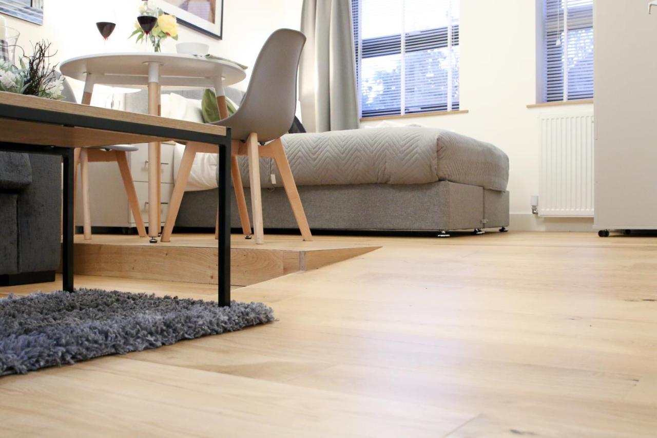 Lovely Studio Apartment With Access For Wheel-Chairs In Sydenham London Eksteriør bilde