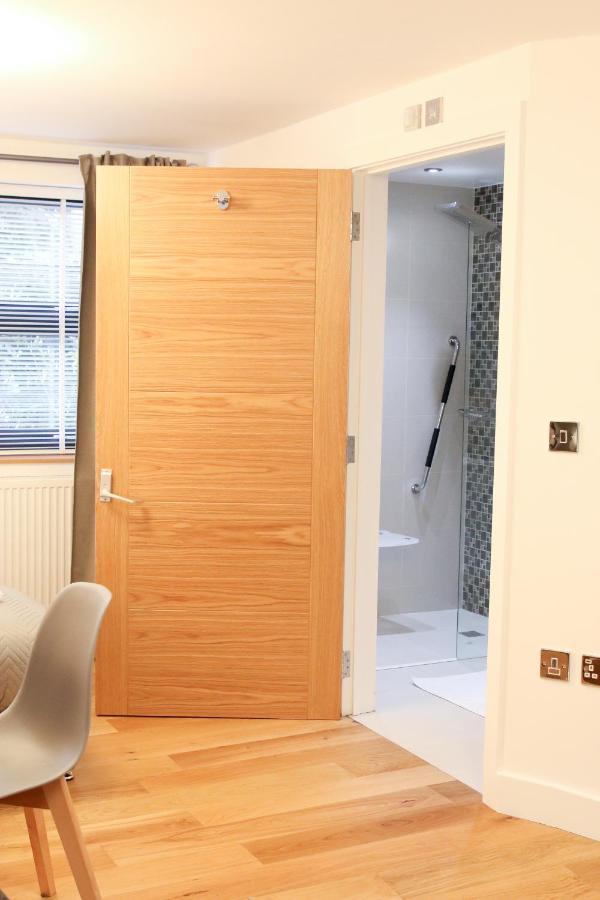 Lovely Studio Apartment With Access For Wheel-Chairs In Sydenham London Eksteriør bilde