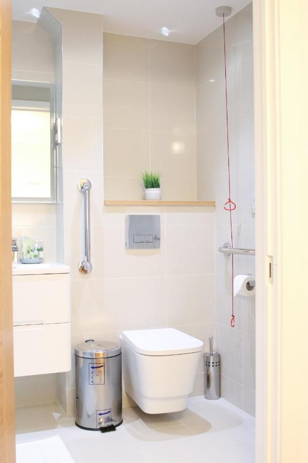 Lovely Studio Apartment With Access For Wheel-Chairs In Sydenham London Eksteriør bilde